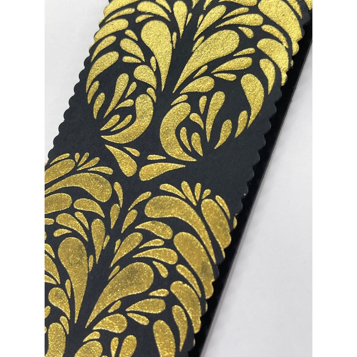 Slim Line Reverse Swirly Heart Stencil - Picket Fence Studios